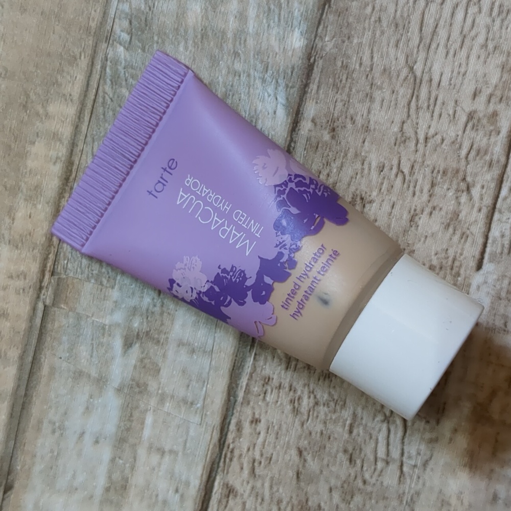 Tarte travel sizes Sea curl mascara, Amazonian clay blush, moisturizer, more - Picture 11 of 12